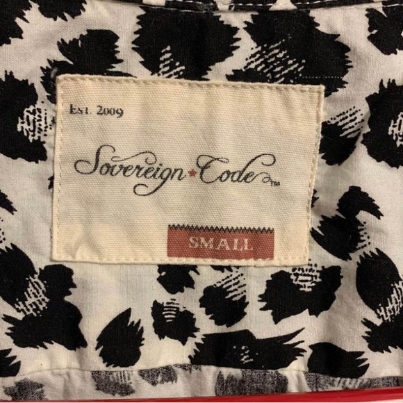 Women’s cheetah print long sleeve button down blouse size small - Picture 2 of 3